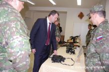Minister obrany navštívil levický prápor